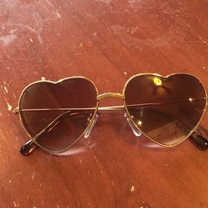 AMERICAN Eagle Outfitters heart shaped sunglasses